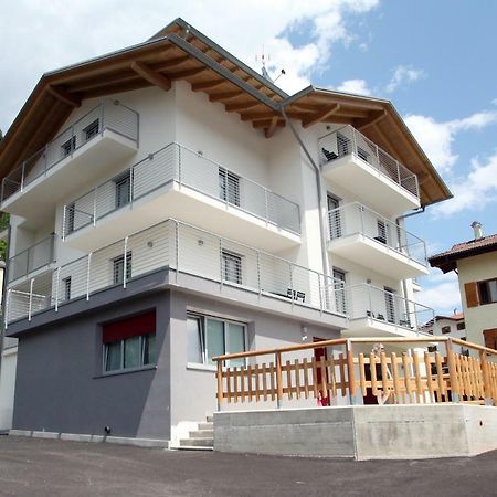 Casa Ai Stabli Apartment Mezzana  Bagian luar foto