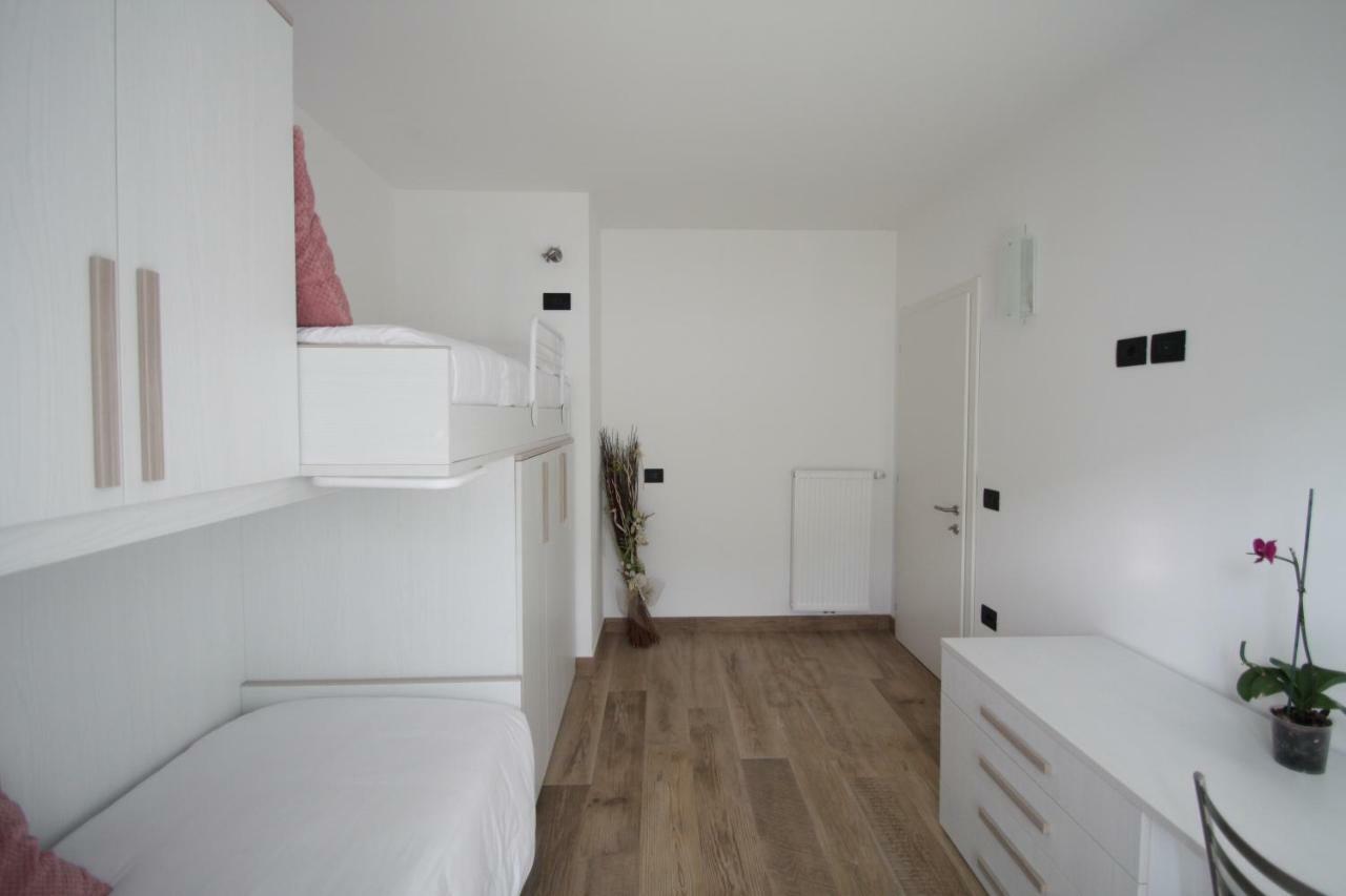 Casa Ai Stabli Apartment Mezzana  Bagian luar foto